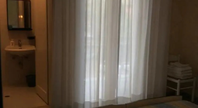 Четырёхместный номер Standard с балконом Hotel Oria