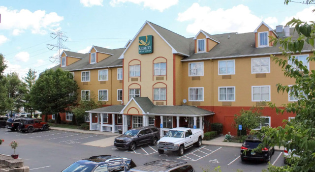 Кровать в общем номере Quality Inn & Suites Cincinnati Sharonville