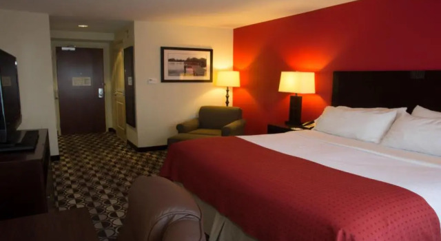 Люкс Holiday Inn Saint Louis-Fairview Heights by IHG