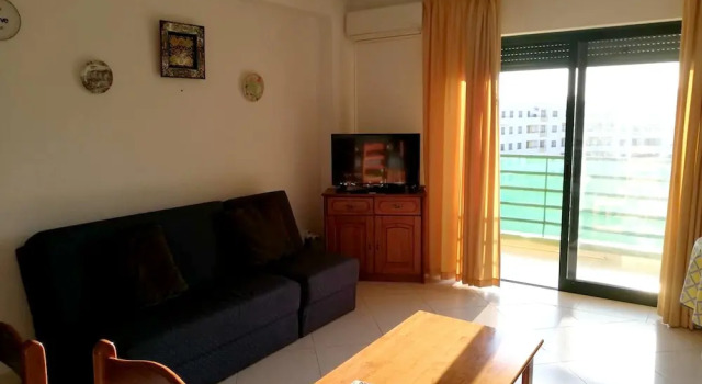 Apartment with One Bedroom in Armação de Pêra, with Pool Access, Terrace And Wifi - 500 M From the Beach, Rezerwuj Apartament Hotele w Algarve z parkingiem, Parking
