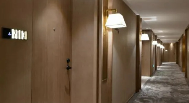 Zi Yu Hotel, Rezerwuj Hotel Hotele w Qingyang z parkingiem, Parking