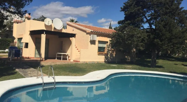 Вилла с 3 комнатами Marbella Villas