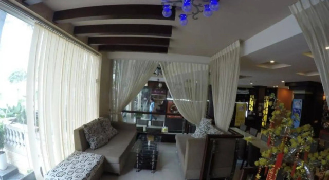 One World Hotel