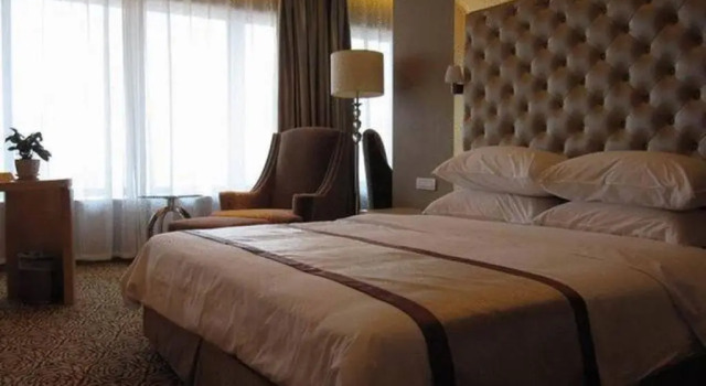 Двухместный номер Deluxe Glarun Jinling Hotel