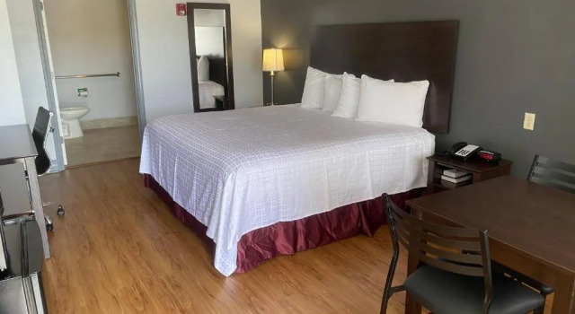 Номер Standard SureStay Plus Hotel by Best Western Hammond