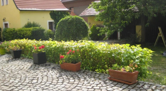 Žuhansta, Prenota Hotel  