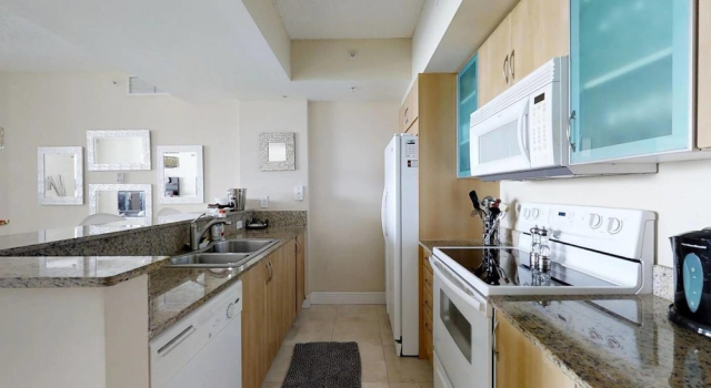 Beautiful Asian Retreat 2bd/2bth Apt. min to Beach, Rezerwuj Hotel Hotele w Miami Beach z parkingiem, Parking