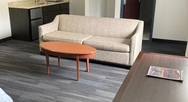 Люкс Elker Inn & Suites