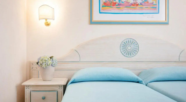 HOTIDAY Room Collection - Baja Sardinia, Забронировать Отель Отели Изумрудного берега с завтраком, Завтраки
