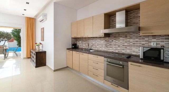 Вилла с 4 комнатами Villa Kivotos