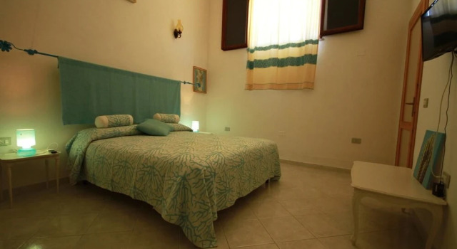 B&B Tanit, Book Bed and Breakfast Domus de Maria Sardinia South, nær Chia Beach