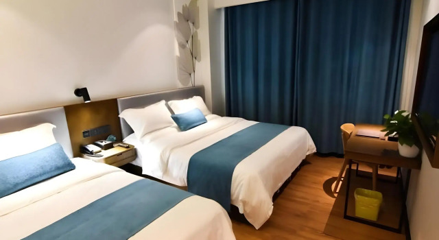 GreenTree Rizhao Lanshan Coach Station Hotel, Prenota Hotel Hotel a Shandong con parcheggio, Parcheggio
