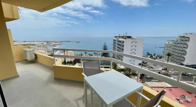 Апартаменты с видом на море Apartamentos Orfeo Azul "Rehabilitación fachada en progreso 2026-27, Façade rehabilitation in progress 2026-27"