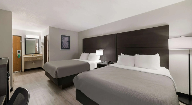 Четырёхместный номер Standard Merriam Park Inn