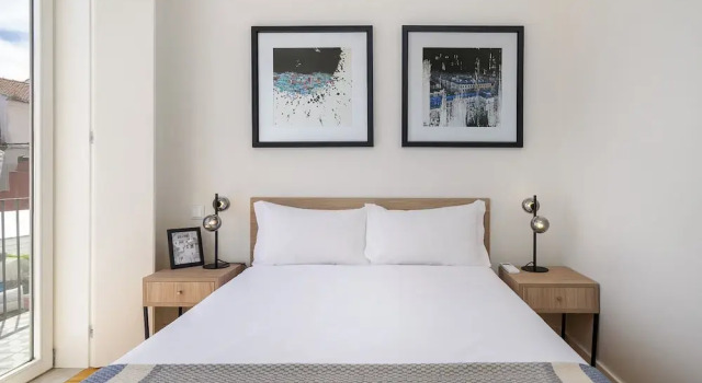 Alfama 2-Bed Minimalist Retreat For Digital Nomads & Remote Workers