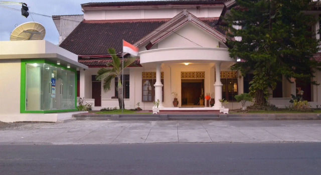 Hotel Griya Asri, Забронировать Отель Отели Матарам с бассейном, рядом с Lombok Epicentrum Mall, Бассейн