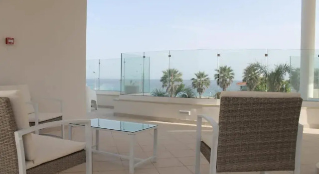 Deluxe Kahden hengen huone merinäköala Jonium Hotel