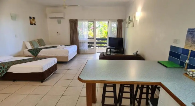 Студия Cardwell Beachfront Motel