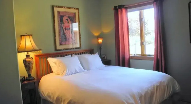 Thousand Springs Winery Bed and Breakfast, Book Hotel Hagerman Snake River Valley