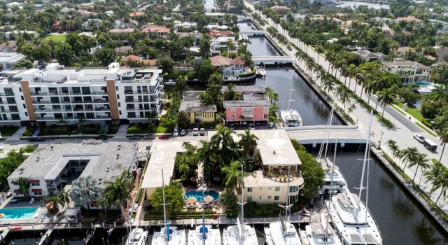 The S Of Las Olas Canal-front Patio & Pool 1 Bedroom Hotel Room