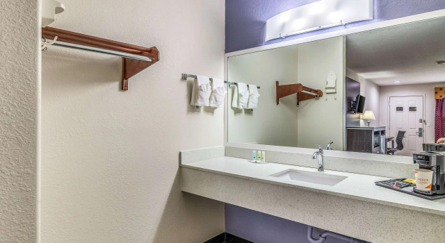 Standard- firedobbelt værelse Quality Inn & Suites