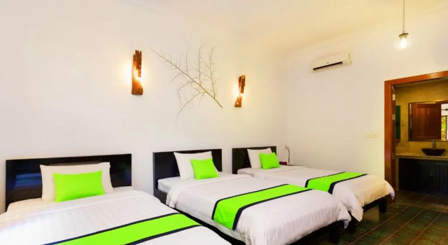 Трёхместный номер Standard с видом на бассейн La Niche Dangkor Boutique Hotel