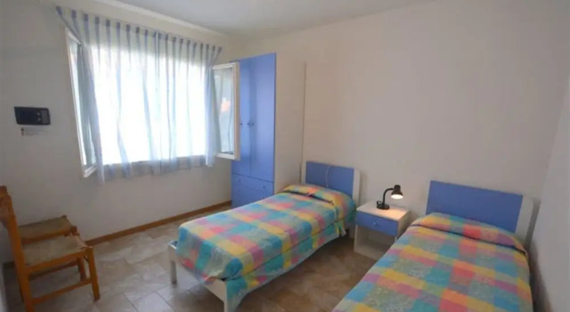 Charming Villa Near the Beach With Parking, Book Villa Hoteller i Friuli Venezia Giulia med parkering, Parkering