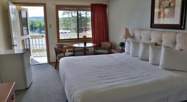 Номер Standard с видом на озеро NASWA Resort