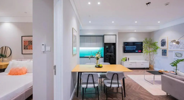 2BR luxury seaview apt 2' walking to the beach