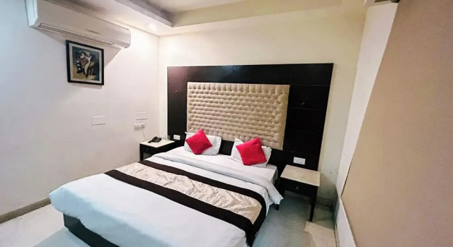 Номер Classic с балконом The Metropolis Guest House Near RK Ashram Metro Station