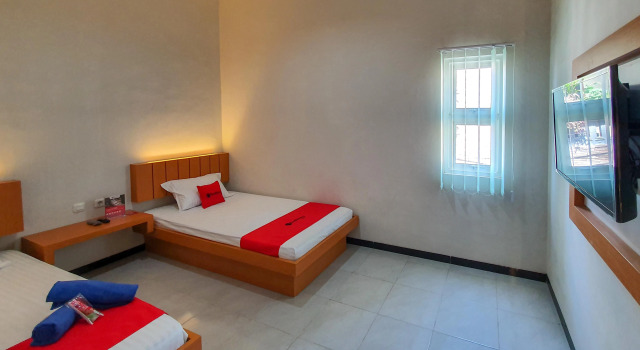 RedDoorz Syariah near Solo Paragon Mall 2, Boek Hotel Solo. Central Java