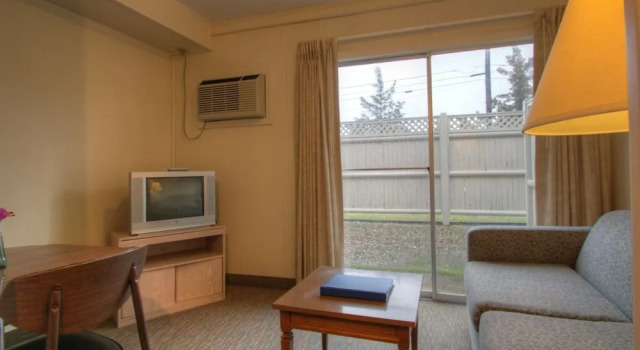 Seashore Park Inn, Varaa Hotelli Hotellit New England uima-altaalla, Uima-allas