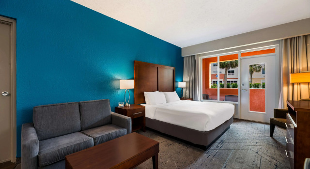 Двухместный номер Standard с балконом SureStay Plus Hotel by Best Western The Villages