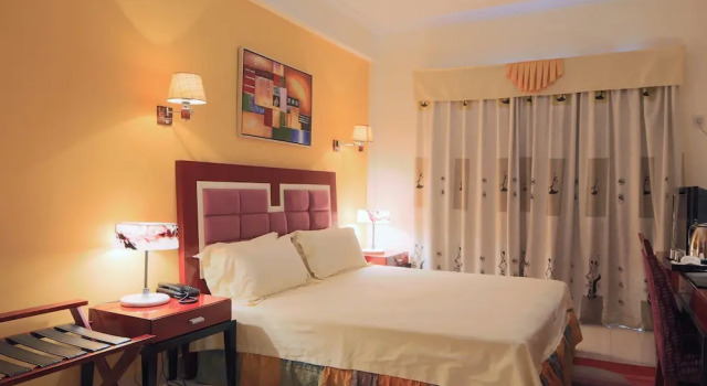 Двухместный номер Standard Hotel Roma Ritz Huambo