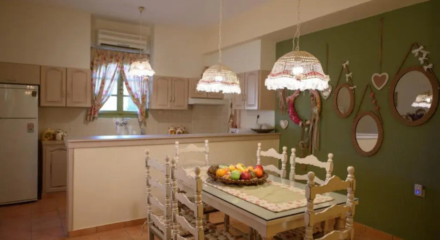 Коттедж Tarsia Homes & Suites