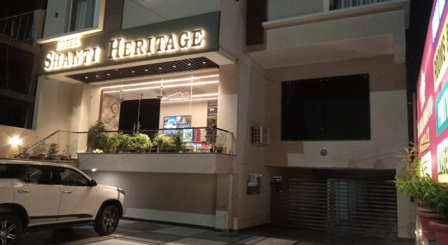Fressotel Shanti Heritage, Rezerwuj Hotel Hotele w Uttarakhand z basenem, Basen