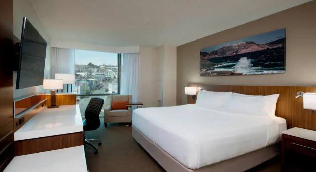 Двухместный номер Standard Delta Hotels by Marriott St. Johns Conference Centre