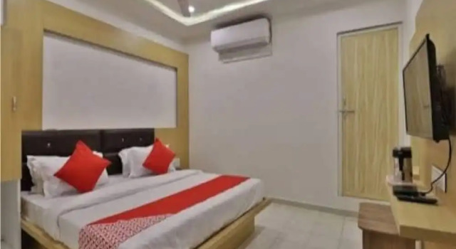 Hotel Dev Palace, Rezerwuj Hotel Koba Gujarat