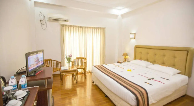 Hotel Sincere Smile Bagan, Забронировать Отель Отели Ньян У с бассейном, Бассейн