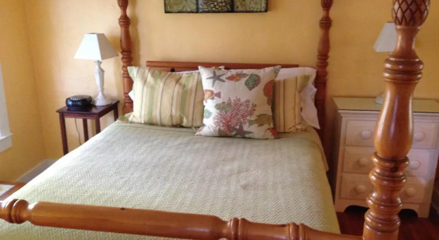 Mango Inn Bed and Breakfast, Забронировать Гостевой дом Лейк-Уорт Palm Beach County, рядом с Palm Beach Institute of Contemporary Art