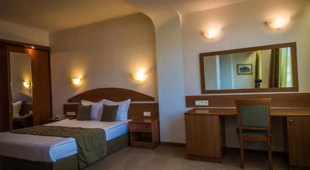 Студия Deluxe Hotel Sevlievo Plaza