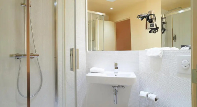 Двухместный номер Comfort Brit Hotel Codalysa Marne la Vallée - Torcy