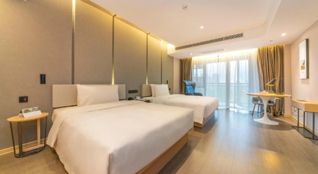 Двухместный номер Standard с видом на озеро Atour Hotel Chongqing Yongchuan High-Speed Xinglong Lake