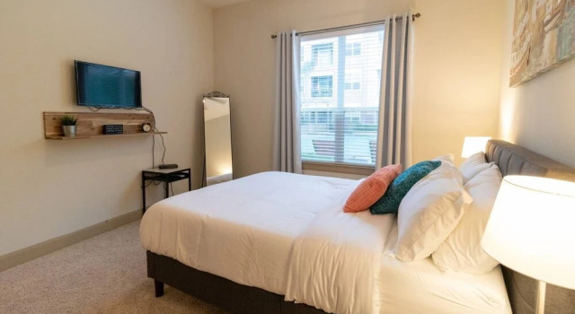 Relaxing & Stylish Home Parking Very Safe Area, Забронировать Отель Хьюстон Texas Gulf Coast, рядом с The Woman's Hospital of Texas