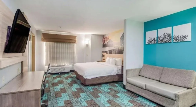 Люкс Clarion Pointe Wake Forest - Raleigh North
