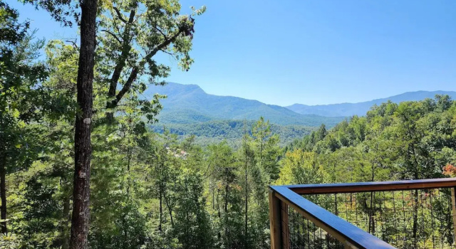 Коттедж Grand с балконом A Grand View Lodge #540