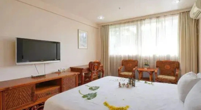 Двухместный люкс Business Southeast Huadu Hot Spring Hotel