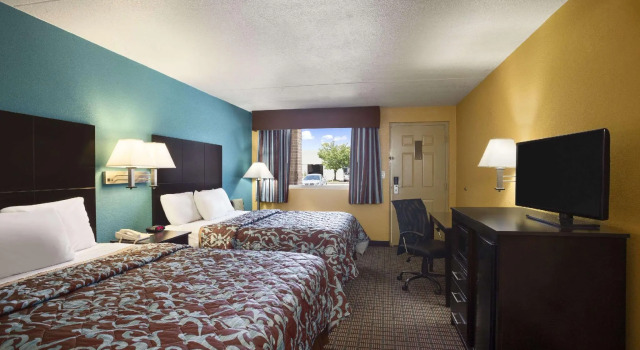 Четырёхместный номер Standard Days Inn by Wyndham Conway