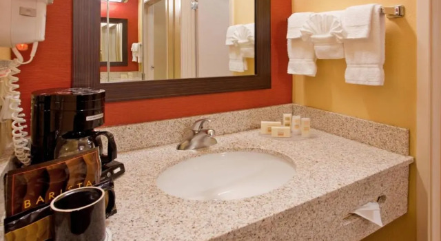 Номер Standard Courtyard Houston The Woodlands