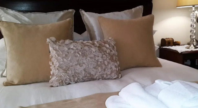 Номер Luxury Riversong Guest House